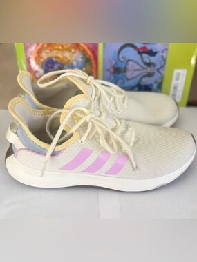 ADIDAS Women’s US 8 CLOUDFOAM Pure SPW in the White / Bliss Lilac